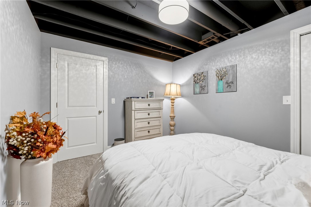 1216 Selena Grove Green OH 44685