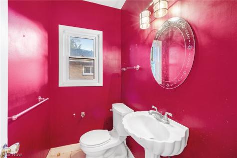 1919 Bremerton Road Lyndhurst OH 44124