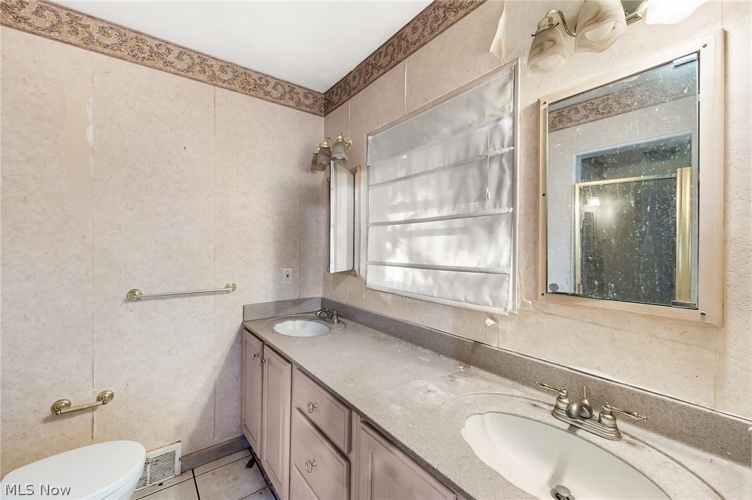1919 Bremerton Road Lyndhurst OH 44124