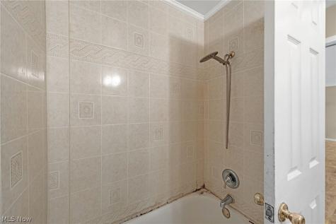 1919 Bremerton Road Lyndhurst OH 44124