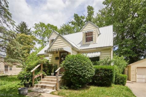 157 29th Street NW Barberton OH 44203