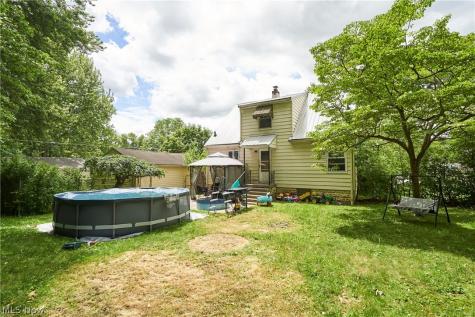 157 29th Street NW Barberton OH 44203