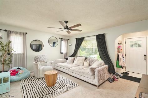 157 29th Street NW Barberton OH 44203