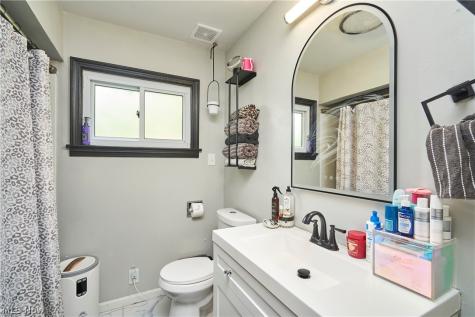 157 29th Street NW Barberton OH 44203