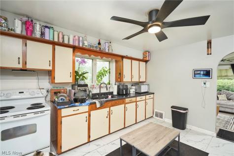157 29th Street NW Barberton OH 44203