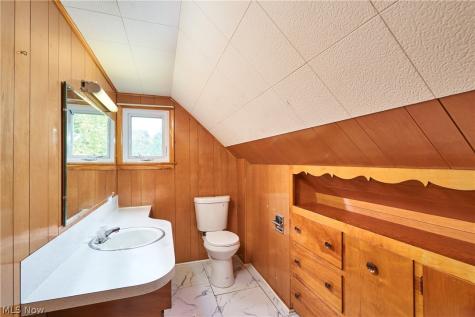 157 29th Street NW Barberton OH 44203