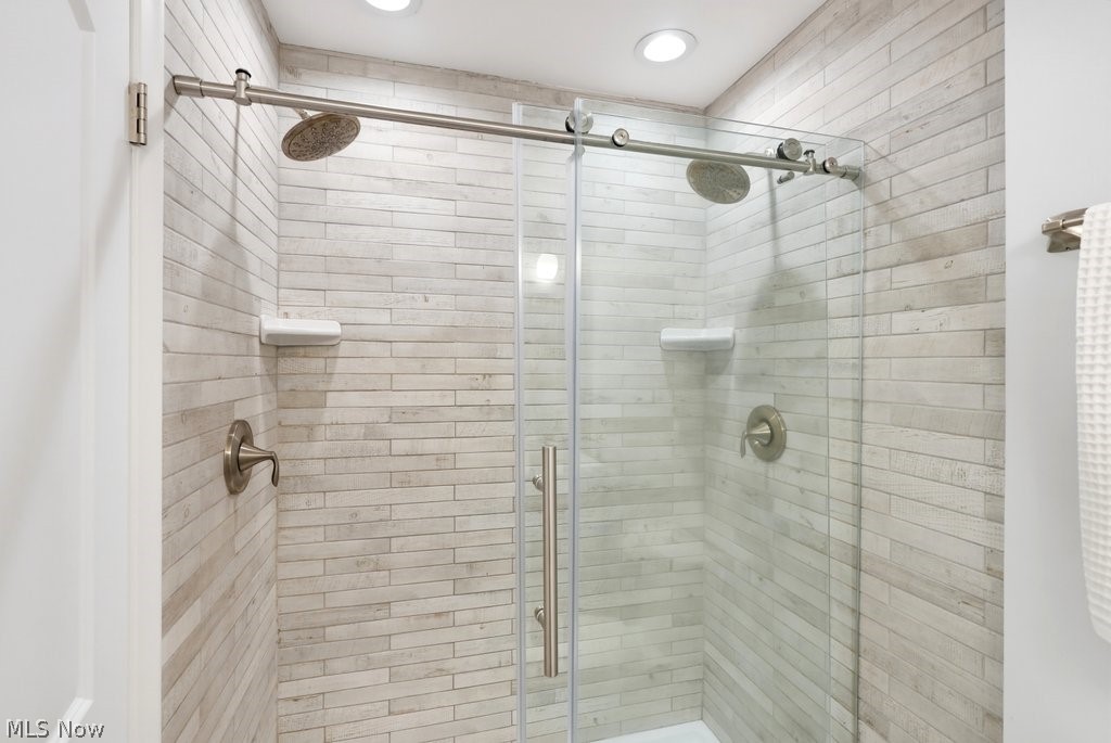 2613 Doug Avenue Hudson OH 44236