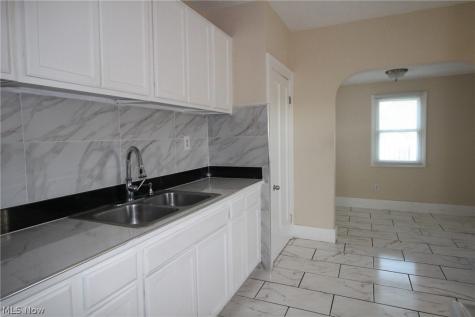 5757 Pearl Road Parma OH 44129