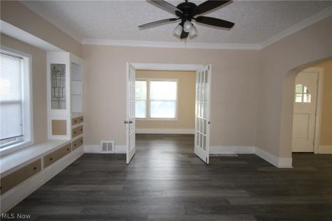 5757 Pearl Road Parma OH 44129