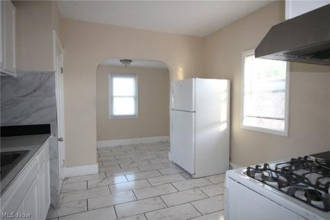 5757 Pearl Road Parma OH 44129