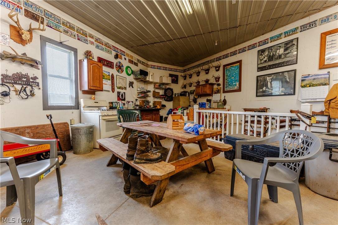 28957 Trail 240 Fresno OH 43824
