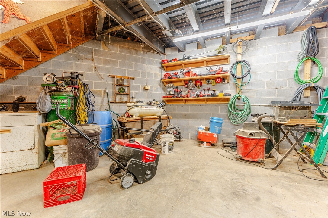 28957 Trail 240 Fresno OH 43824