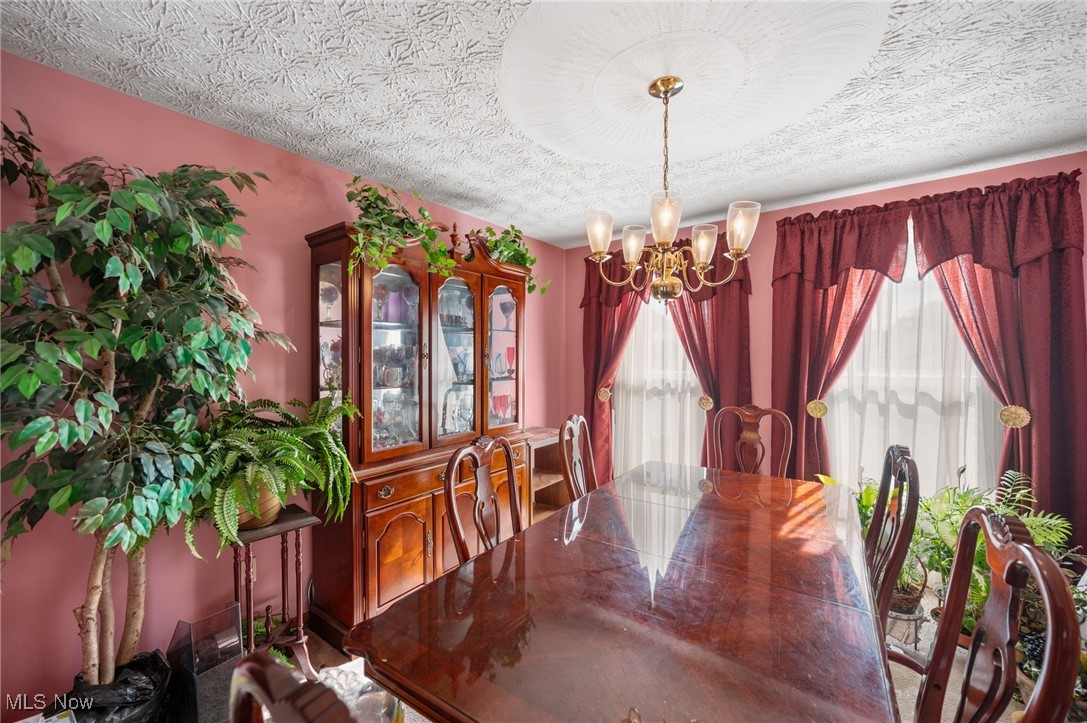 580 Colchester Court Akron OH 44319