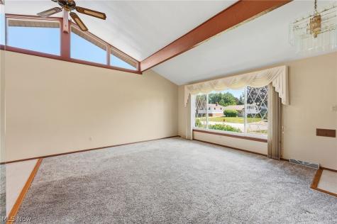1226 Golden Gate Boulevard Mayfield Heights OH 44124
