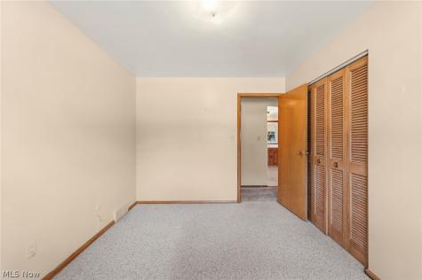1226 Golden Gate Boulevard Mayfield Heights OH 44124