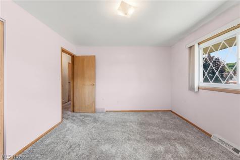 1226 Golden Gate Boulevard Mayfield Heights OH 44124