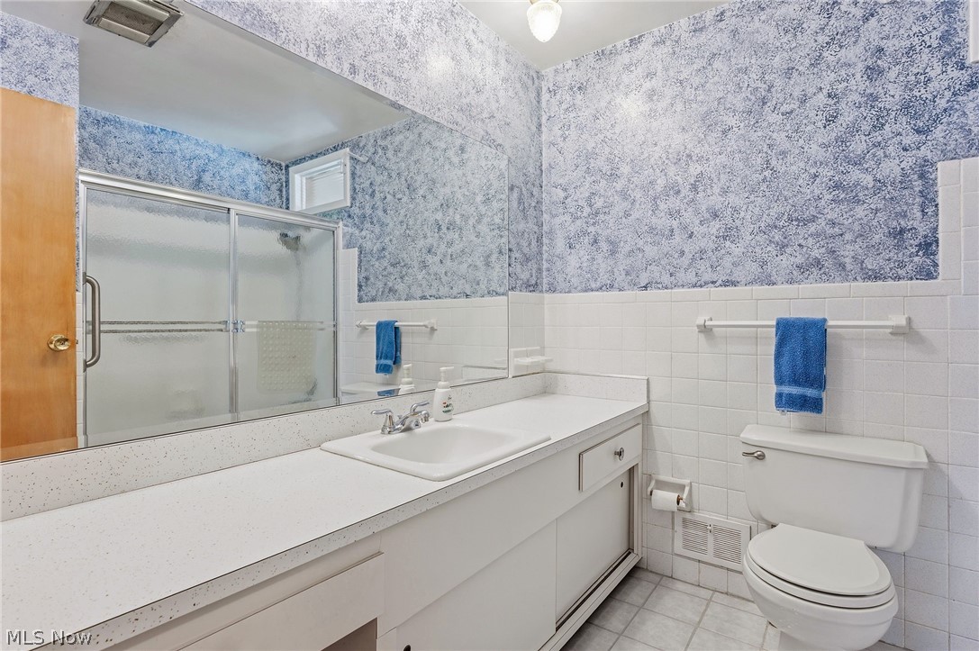 1226 Golden Gate Boulevard Mayfield Heights OH 44124