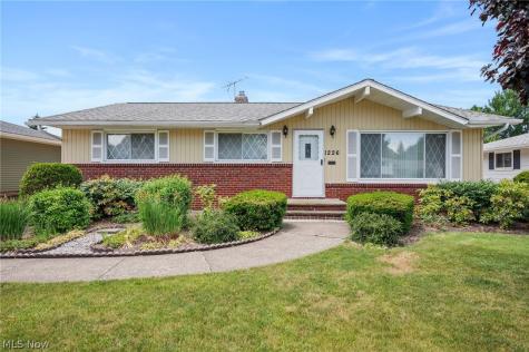 1226 Golden Gate Boulevard Mayfield Heights OH 44124