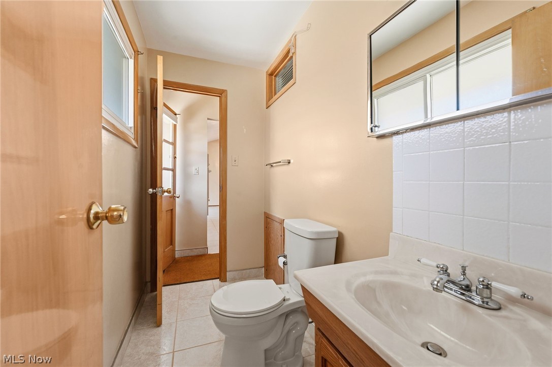 1226 Golden Gate Boulevard Mayfield Heights OH 44124