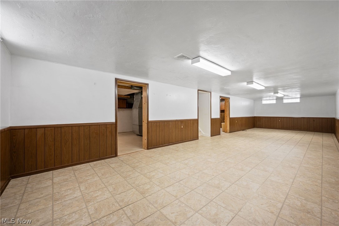 1226 Golden Gate Boulevard Mayfield Heights OH 44124