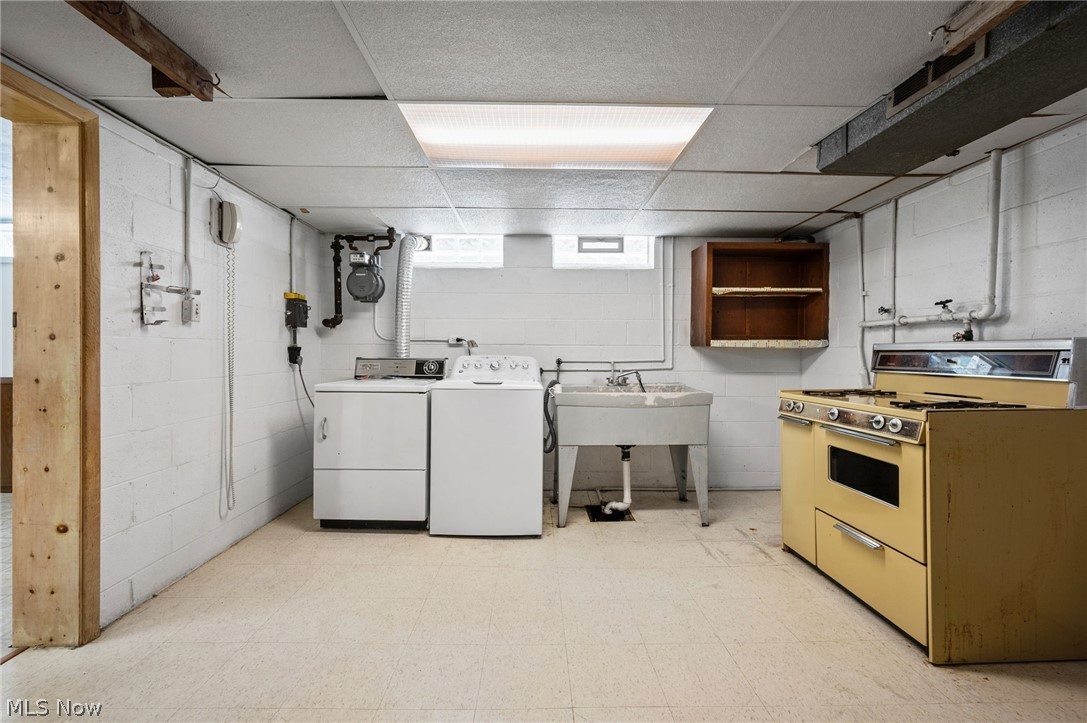 1226 Golden Gate Boulevard Mayfield Heights OH 44124