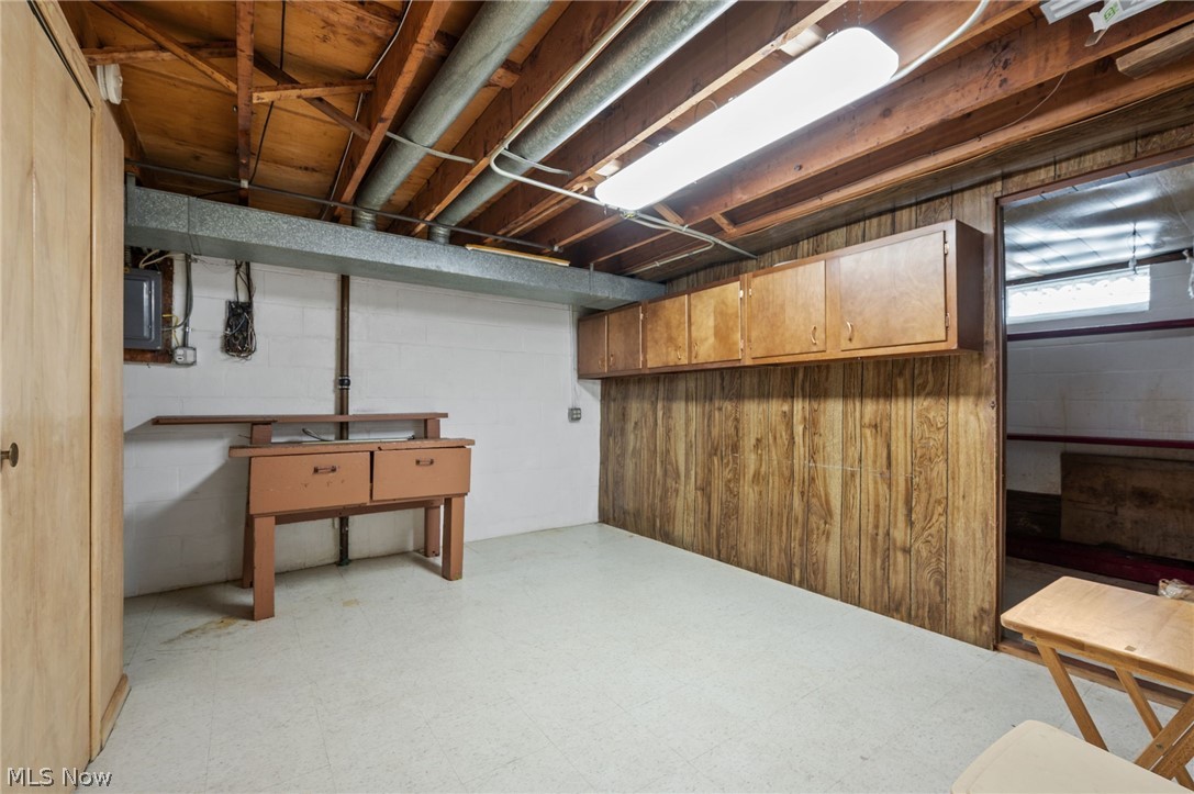 1226 Golden Gate Boulevard Mayfield Heights OH 44124