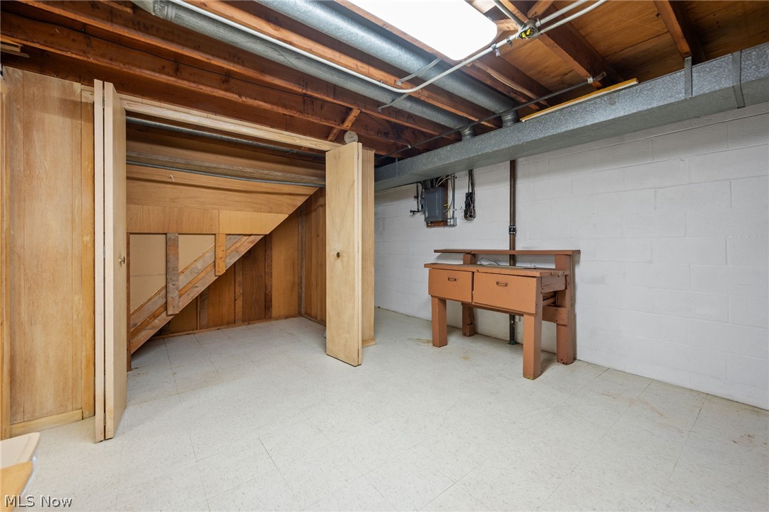 1226 Golden Gate Boulevard Mayfield Heights OH 44124