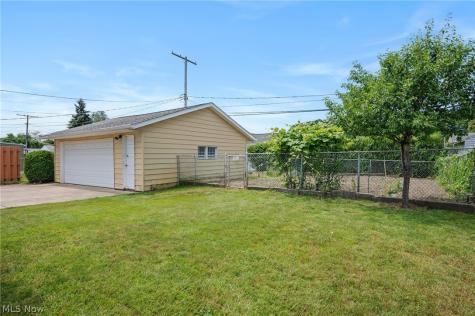 1226 Golden Gate Boulevard Mayfield Heights OH 44124