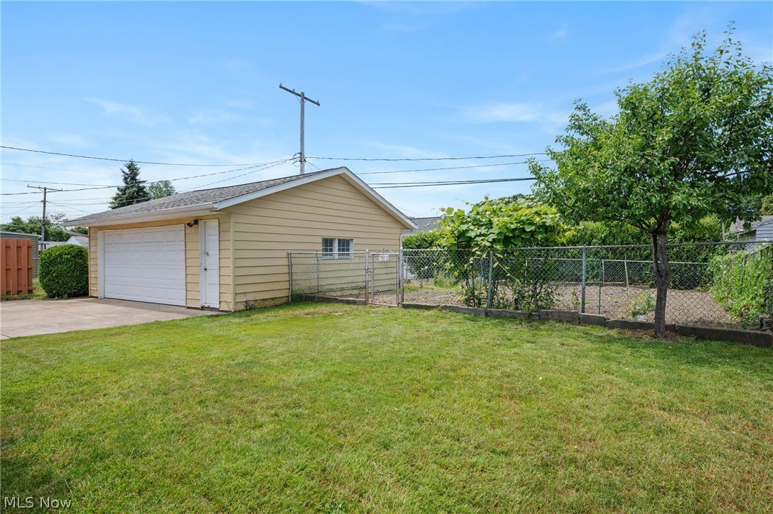 1226 Golden Gate Boulevard Mayfield Heights OH 44124