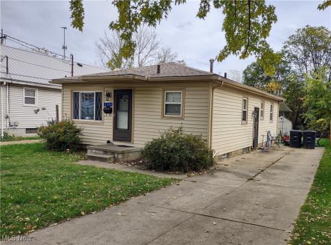 1193 Easton Drive Akron OH 44310