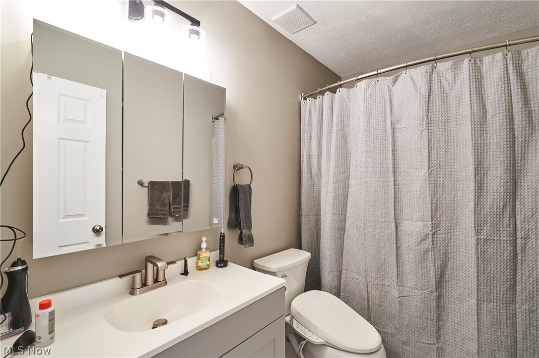 222 Emerald Avenue Streetsboro OH 44241