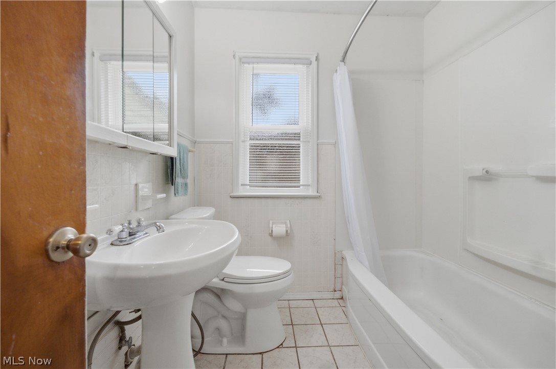 6534 Aylesworth Drive Parma Heights OH 44130