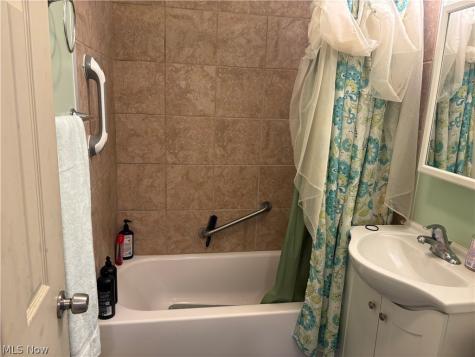 12722 Emery Avenue Cleveland OH 44135