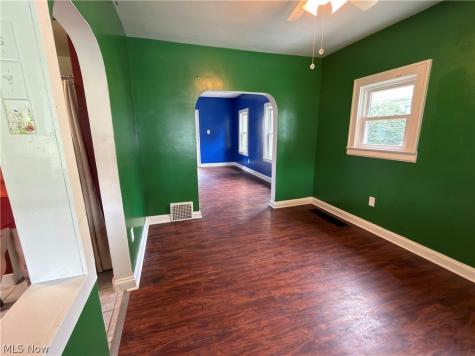 193 Fremont Avenue Akron OH 44312