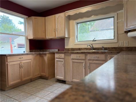 193 Fremont Avenue Akron OH 44312