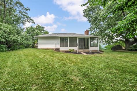 9497 Idlewood Drive Brooklyn OH 44144