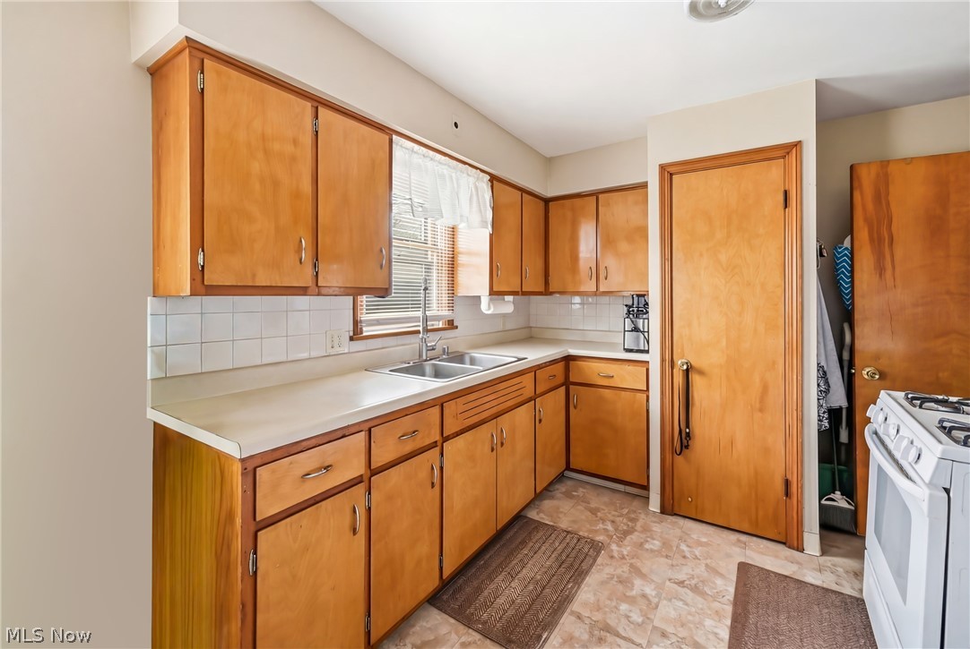 211 N Belle Vista Avenue Youngstown OH 44509