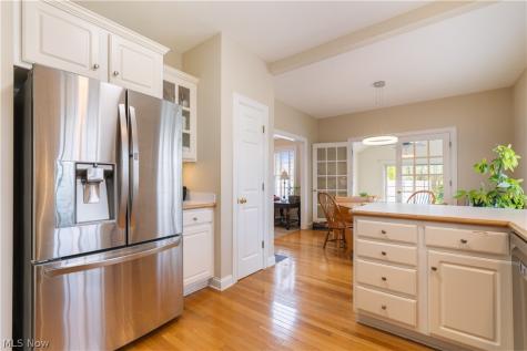 30 Pine Villa Trail Aurora OH 44202
