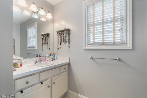30 Pine Villa Trail Aurora OH 44202
