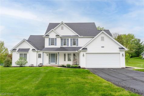 30 Pine Villa Trail Aurora OH 44202
