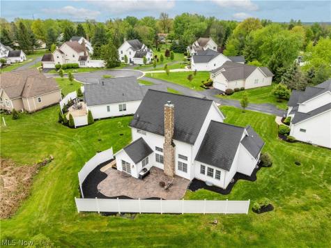 30 Pine Villa Trail Aurora OH 44202