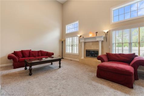30 Pine Villa Trail Aurora OH 44202