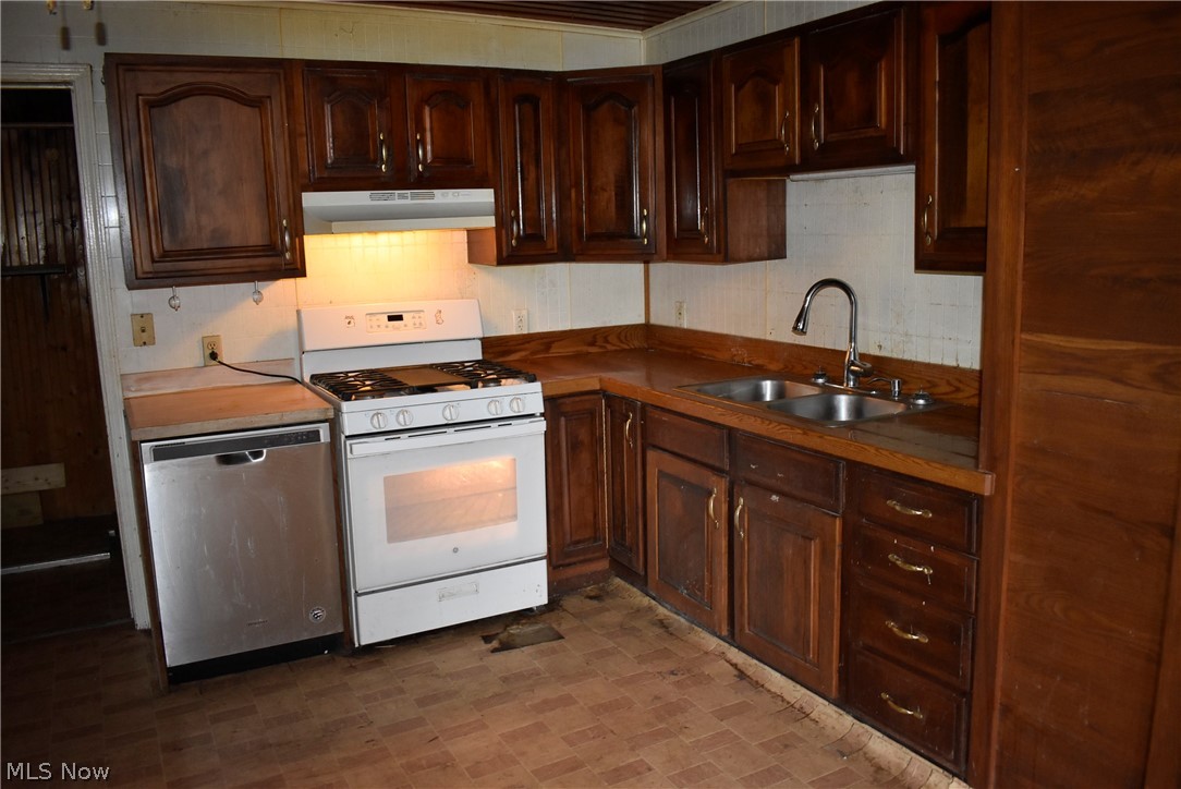 504 E Main Street East Palestine OH 44413