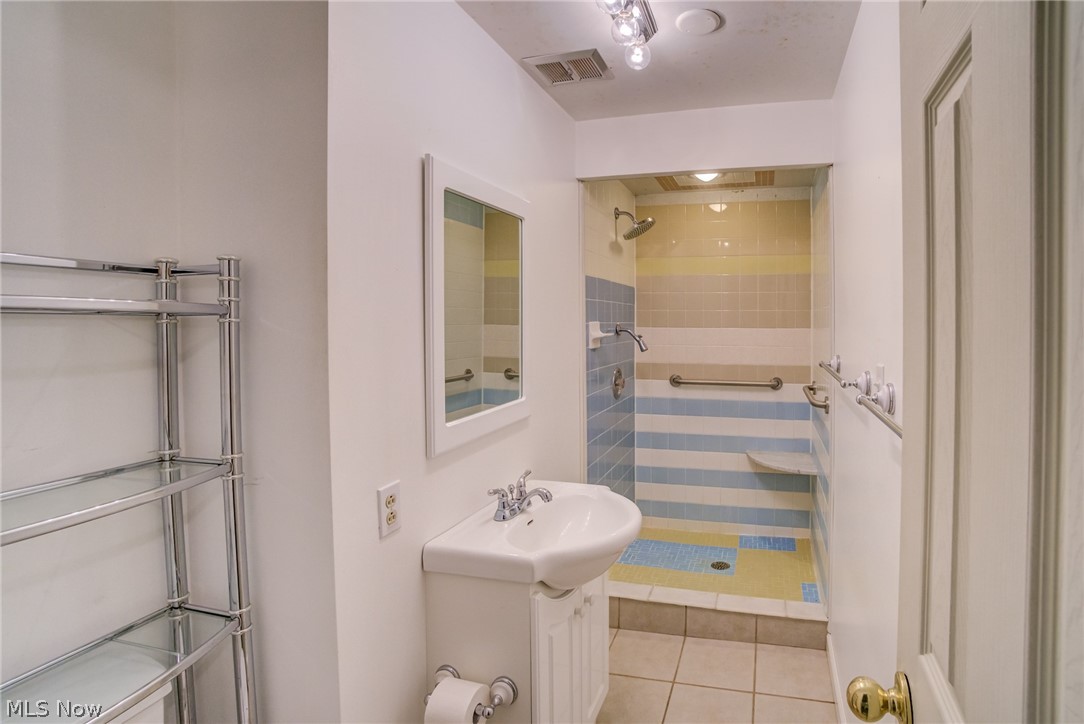 7708 Maple Chagrin Falls OH 44026