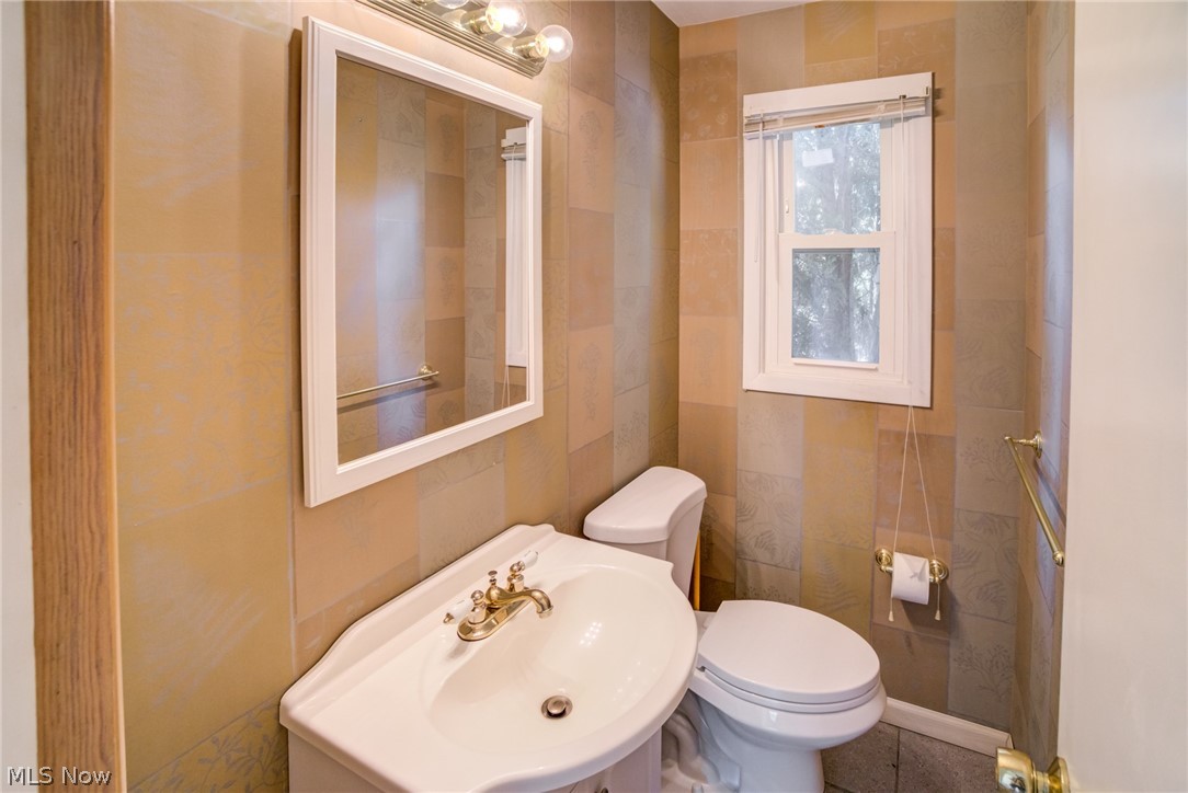 7708 Maple Chagrin Falls OH 44026