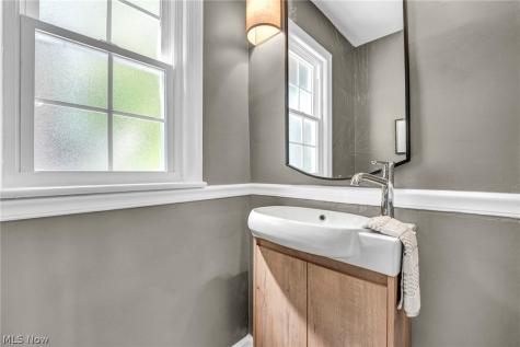 2448 Charney Road University Heights OH 44118