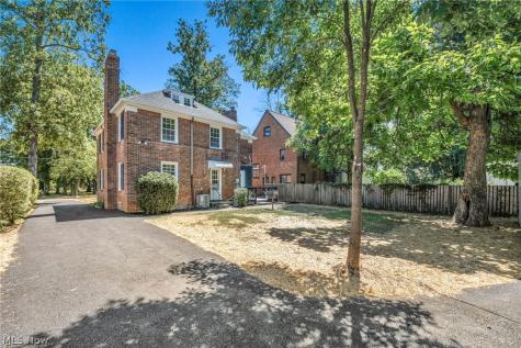 2448 Charney Road University Heights OH 44118