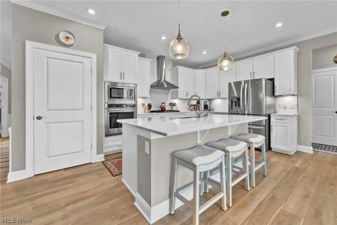 180 Country Meadow Lane Wadsworth OH 44281