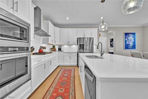 180 Country Meadow Lane Wadsworth OH 44281