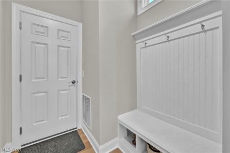 180 Country Meadow Lane Wadsworth OH 44281
